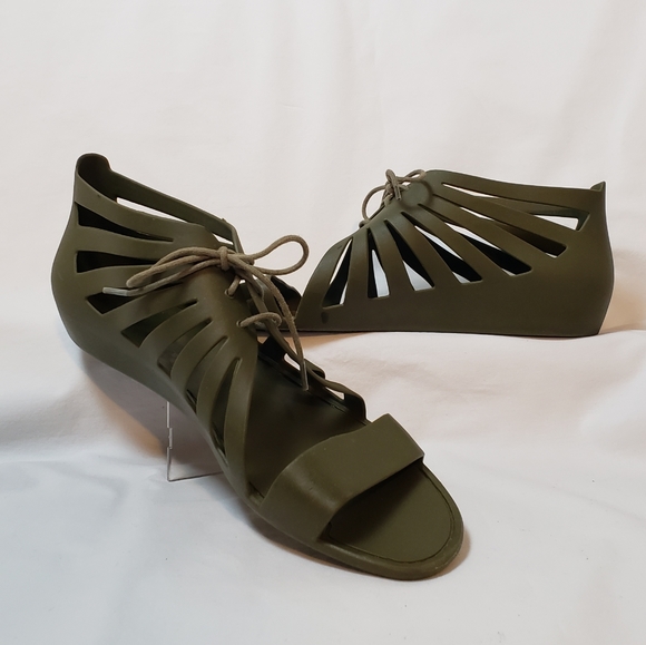 Givenchy - Rubber Cage Gladiator Sandals Sz 40 EU/10 US - Picture 1 of 10